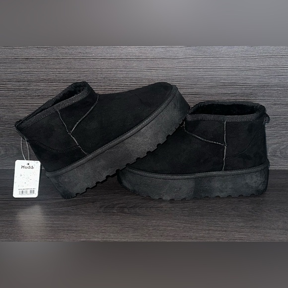 Mudd Shoes - Mudd 2" Platform Heel Mini Shortie Ankle Boots Size 6.5 Black Suede/Fur Inside
